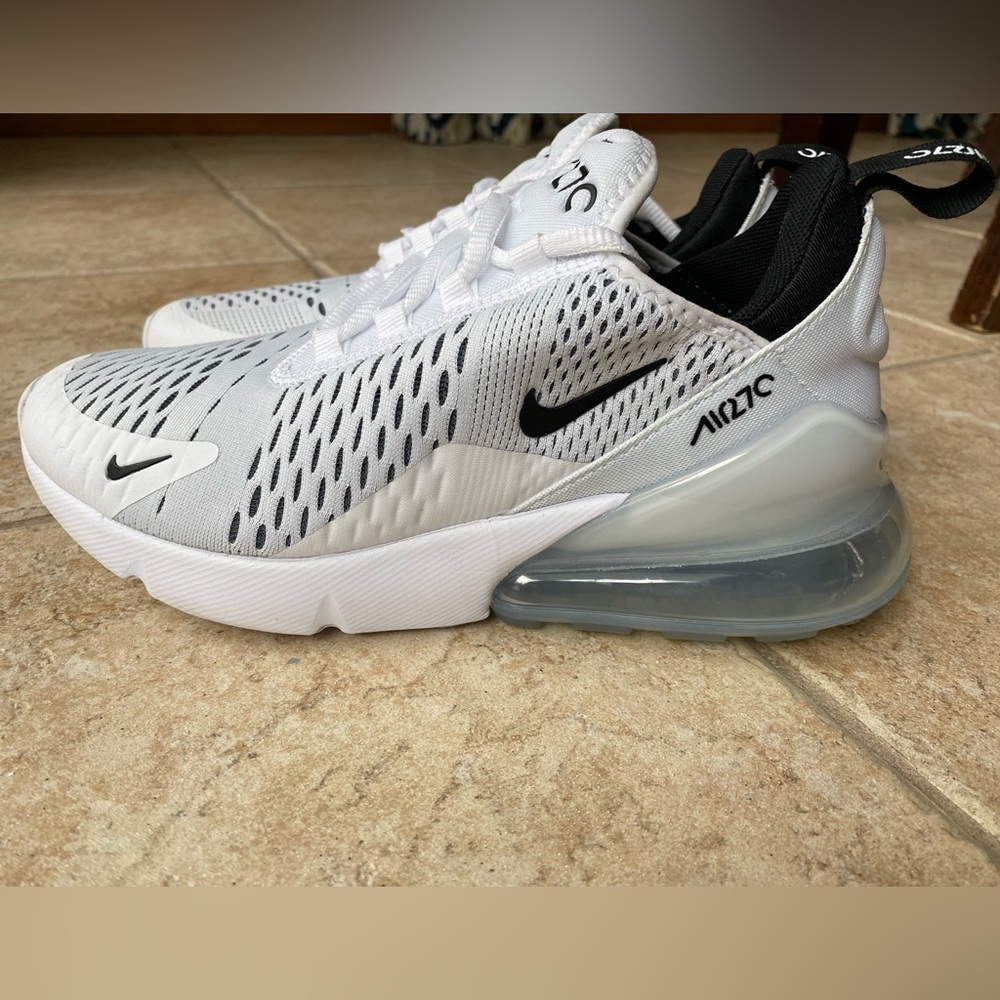 Women’s Nike Air Max 270 White Sz 7